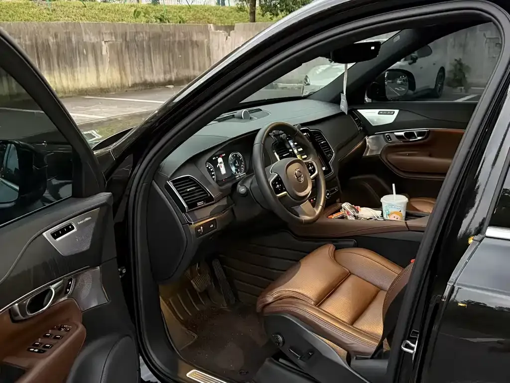 Volvo XC90 — фото 2