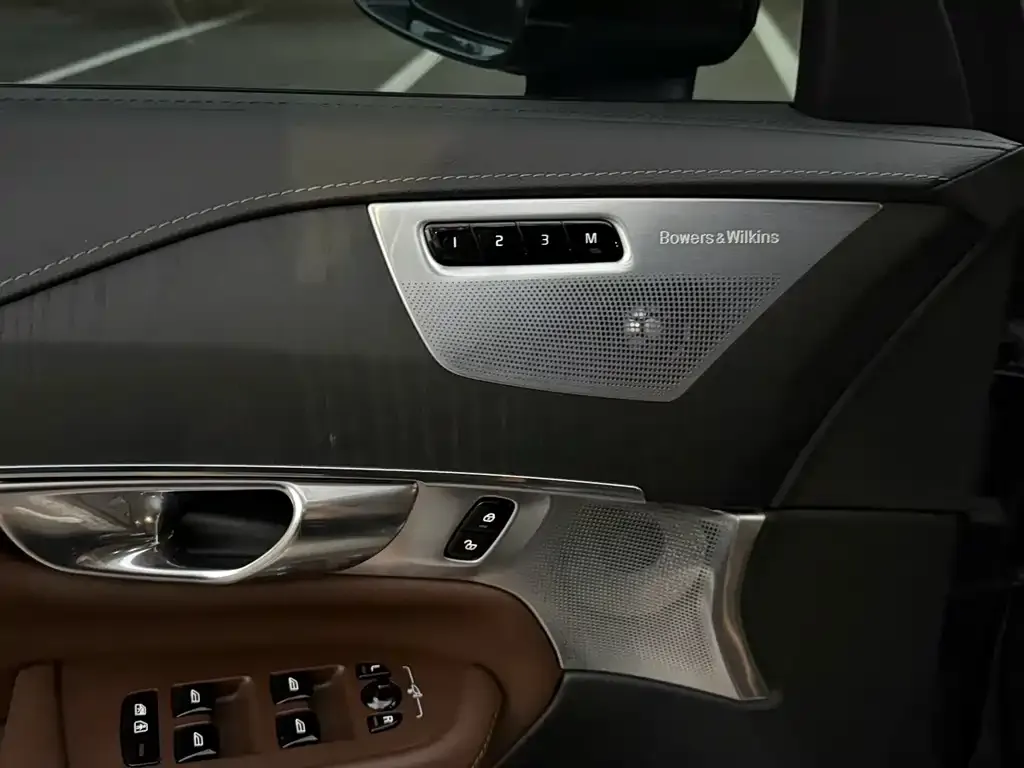 Volvo XC90 — фото 4