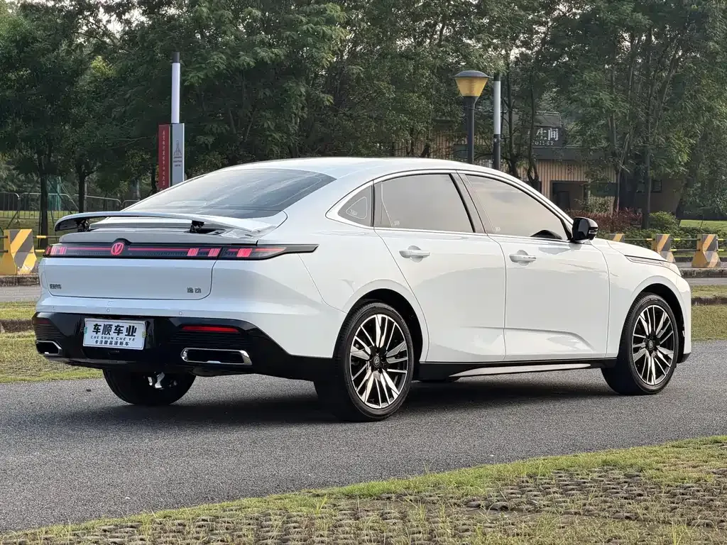 Changan Eado — фото 10