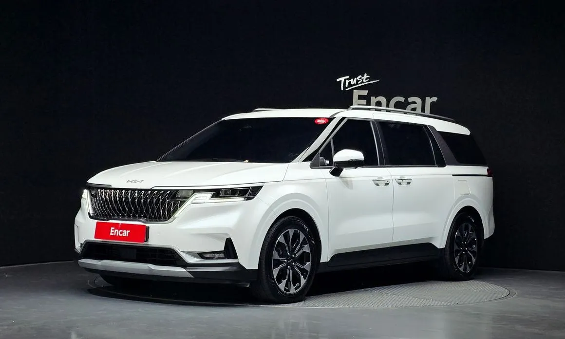 Kia Carnival — фото 1