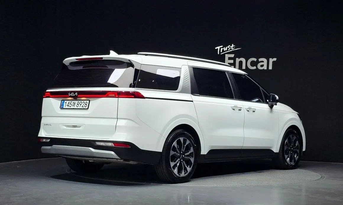 Kia Carnival — фото 10