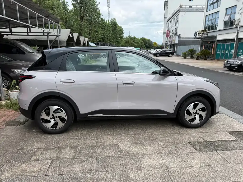 Geely Starburst — фото 8