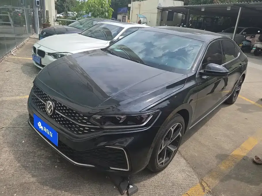 Volkswagen Passat — фото 1
