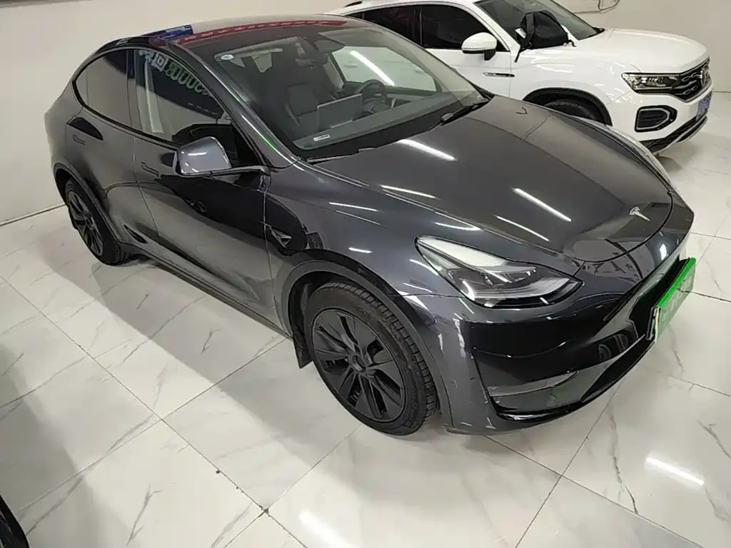 Tesla Model Y — фото 4