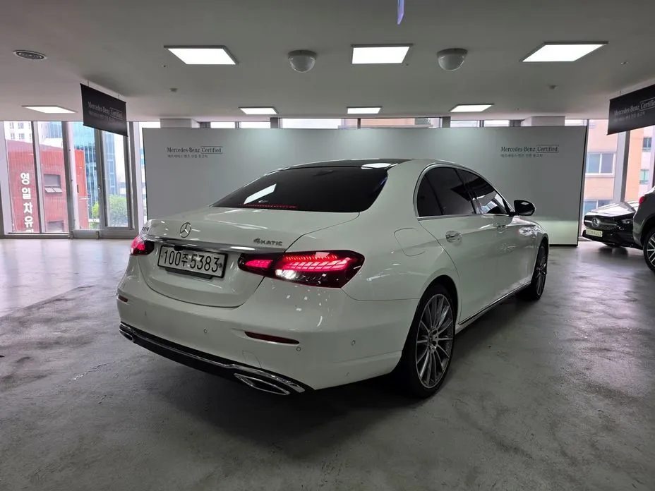 Mercedes-Benz E-Class — фото 2