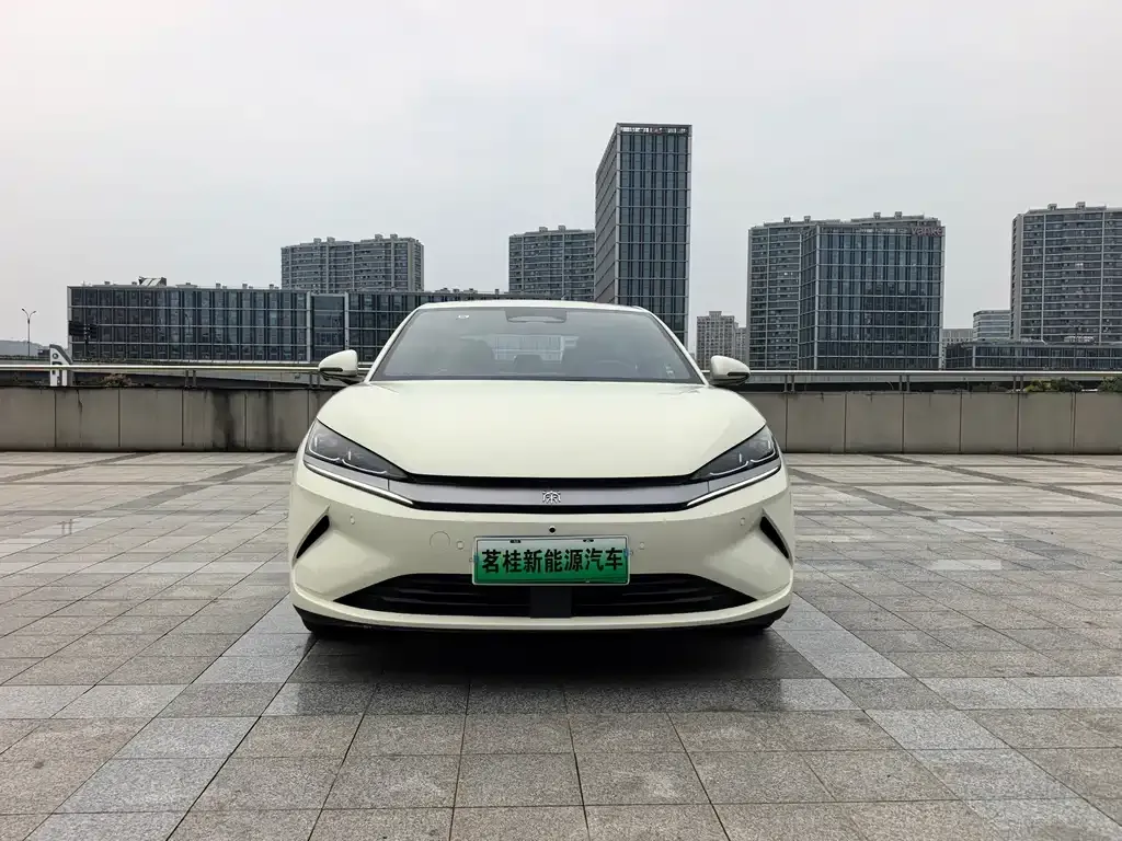 BYD Qin L — фото 9