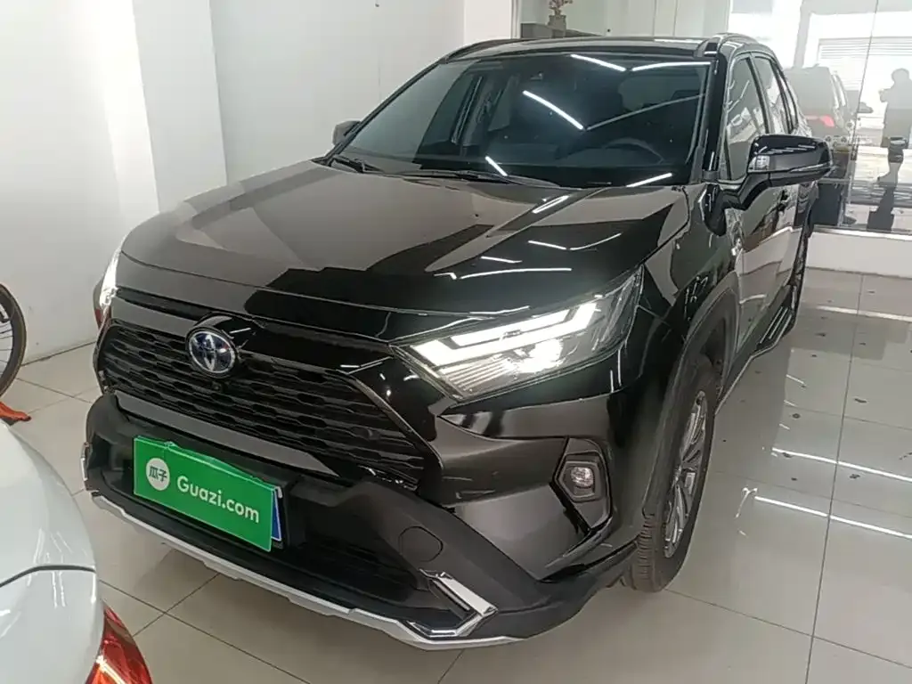 Toyota RAV4 — фото 9