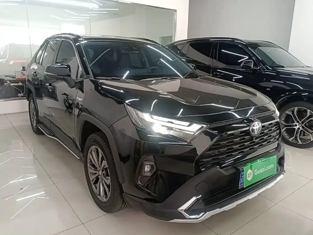 Toyota RAV4 — фото 6