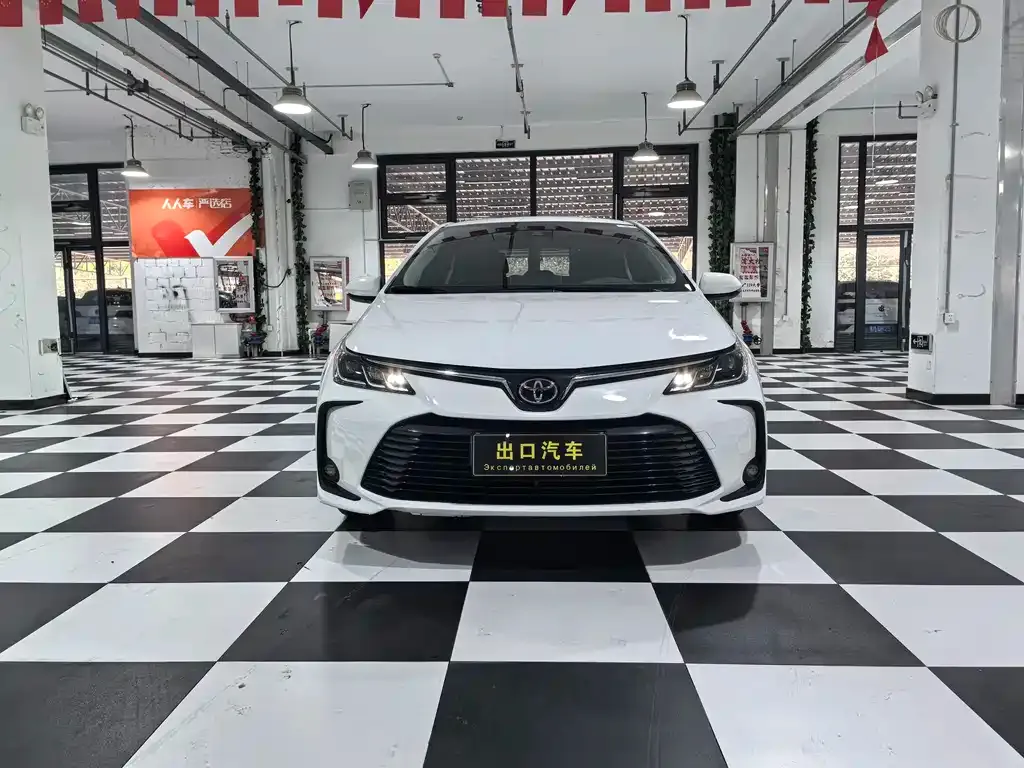 Toyota Corolla — фото 10