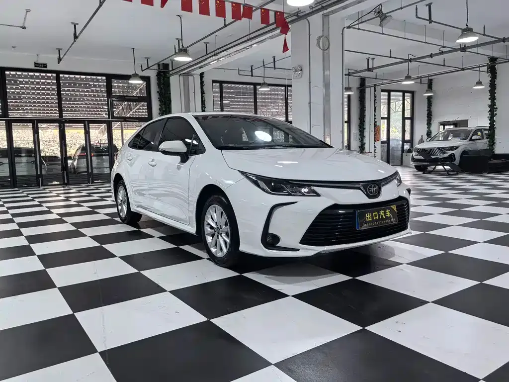 Toyota Corolla — фото 3