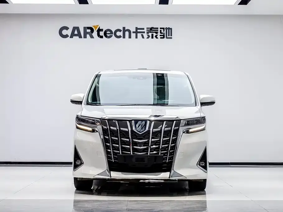 Toyota Alphard — фото 7