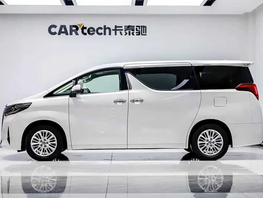 Toyota Alphard — фото 8