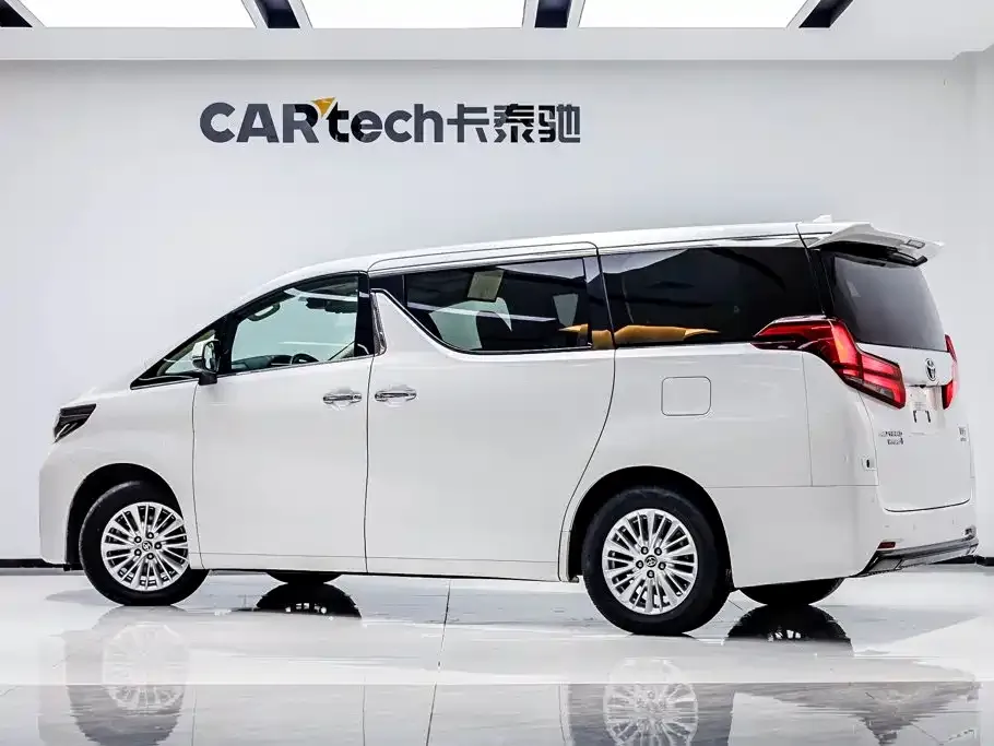 Toyota Alphard — фото 3