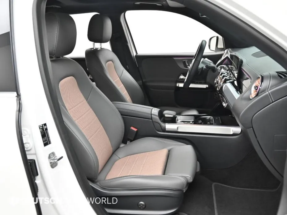 Mercedes-Benz EQB — фото 10