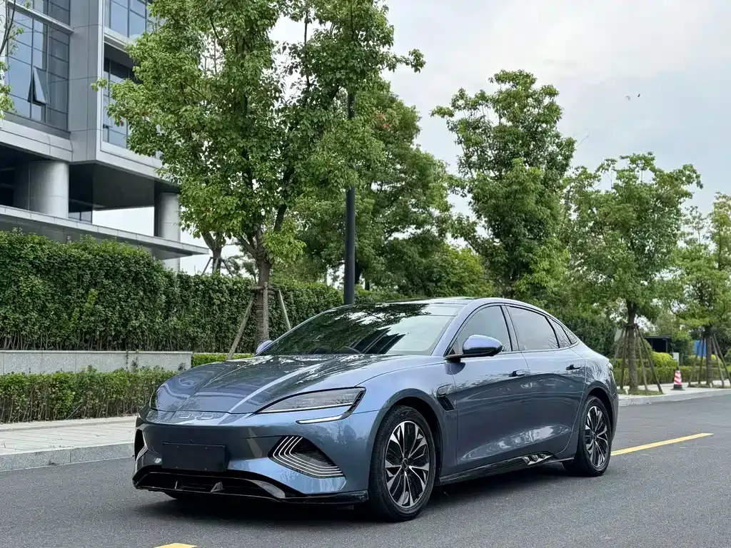 BYD Seal — фото 1