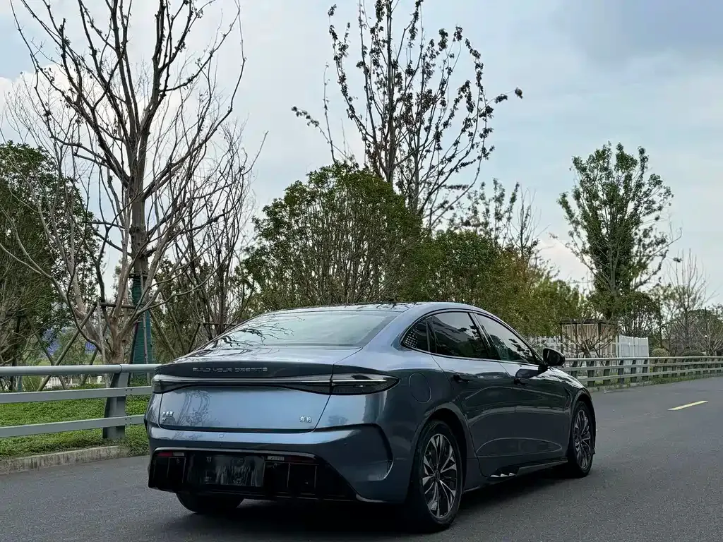 BYD Seal — фото 7
