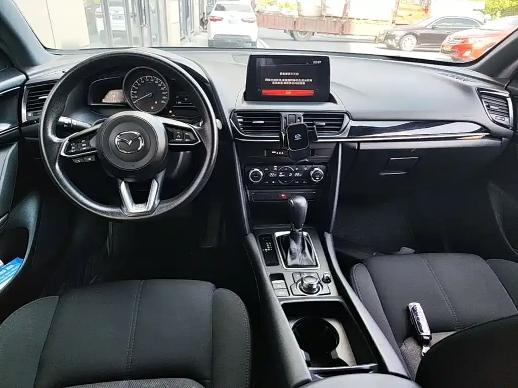 Mazda CX-4 — фото 8