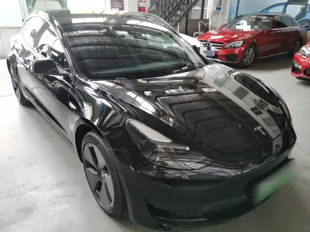 Tesla Model 3 — фото 5