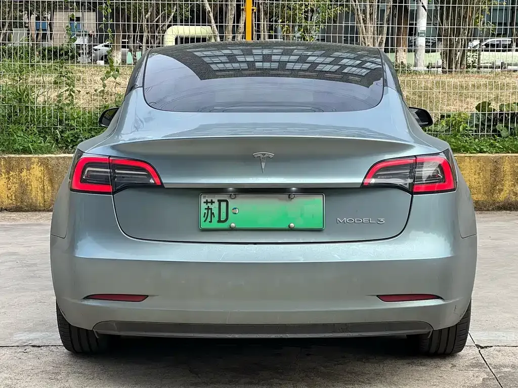Tesla Model 3 — фото 8