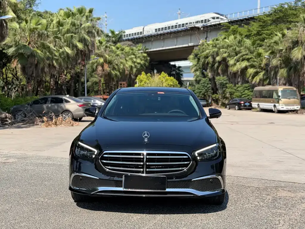 Mercedes-Benz E-Class — фото 6