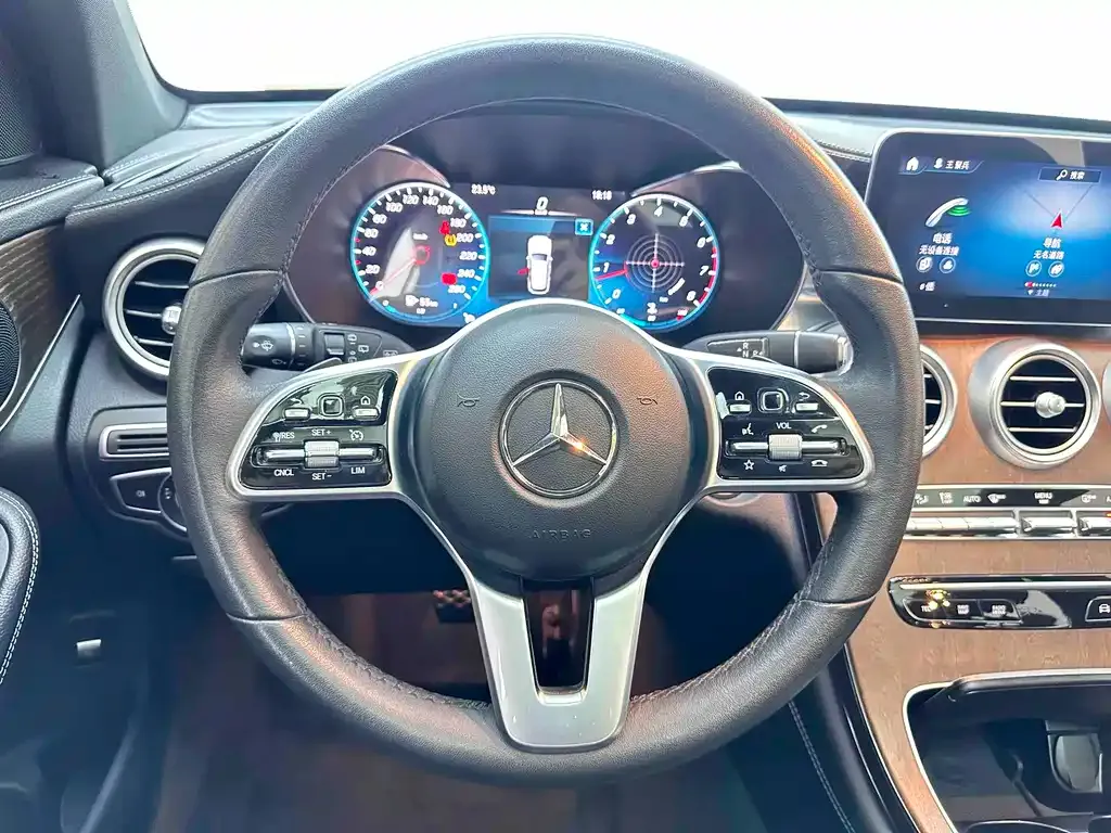 Mercedes-Benz GLC — фото 3
