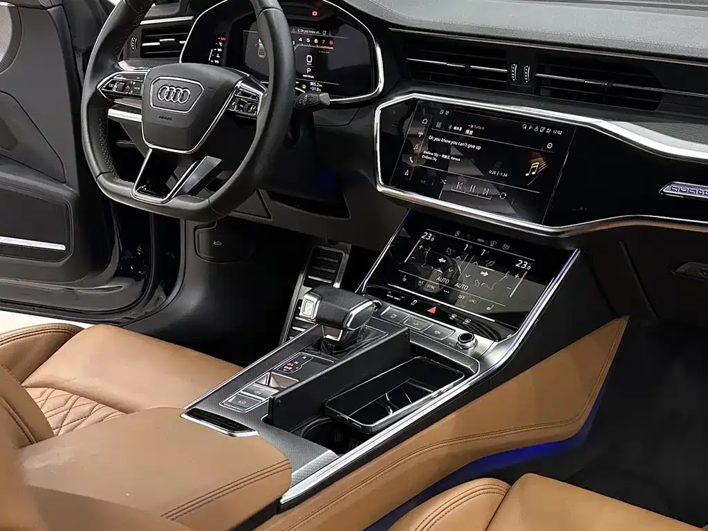 Audi A7L — фото 10