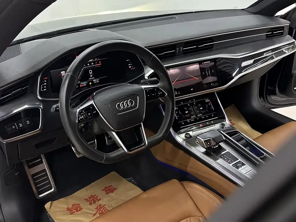 Audi A7L — фото 6