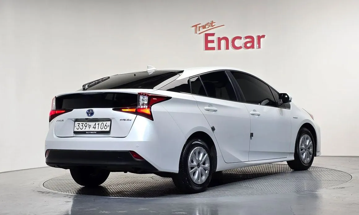 Toyota Prius — фото 4