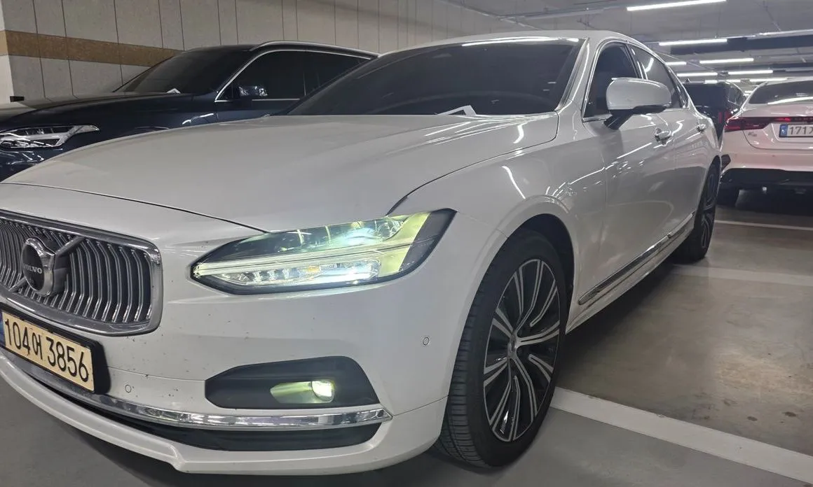 Volvo S90 — фото 1
