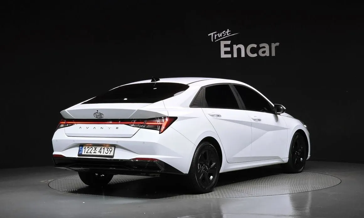 Hyundai AVANTE — фото 3