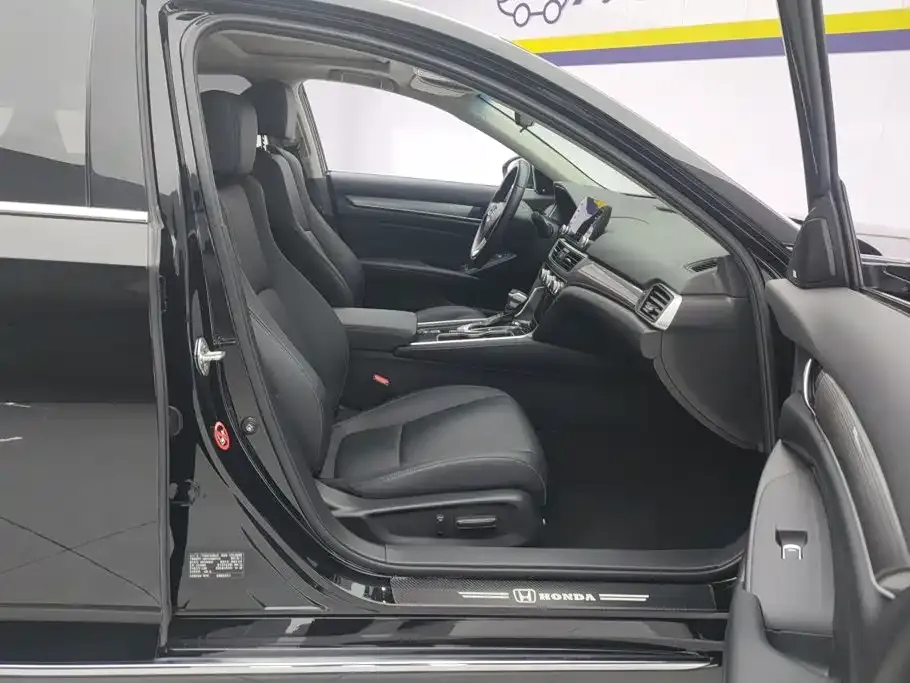 Honda Accord — фото 6
