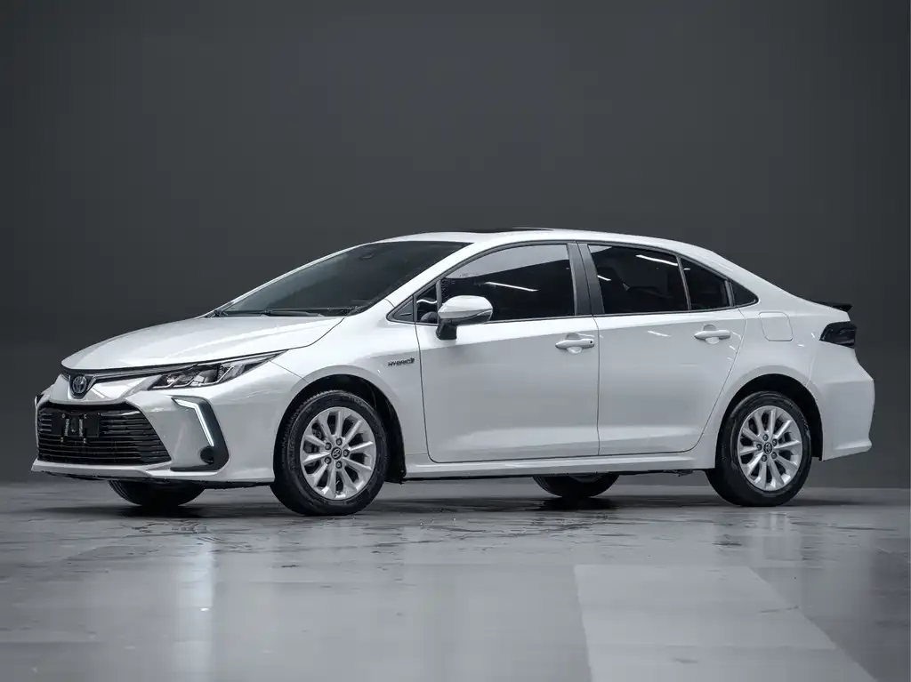 Toyota Corolla — фото 1