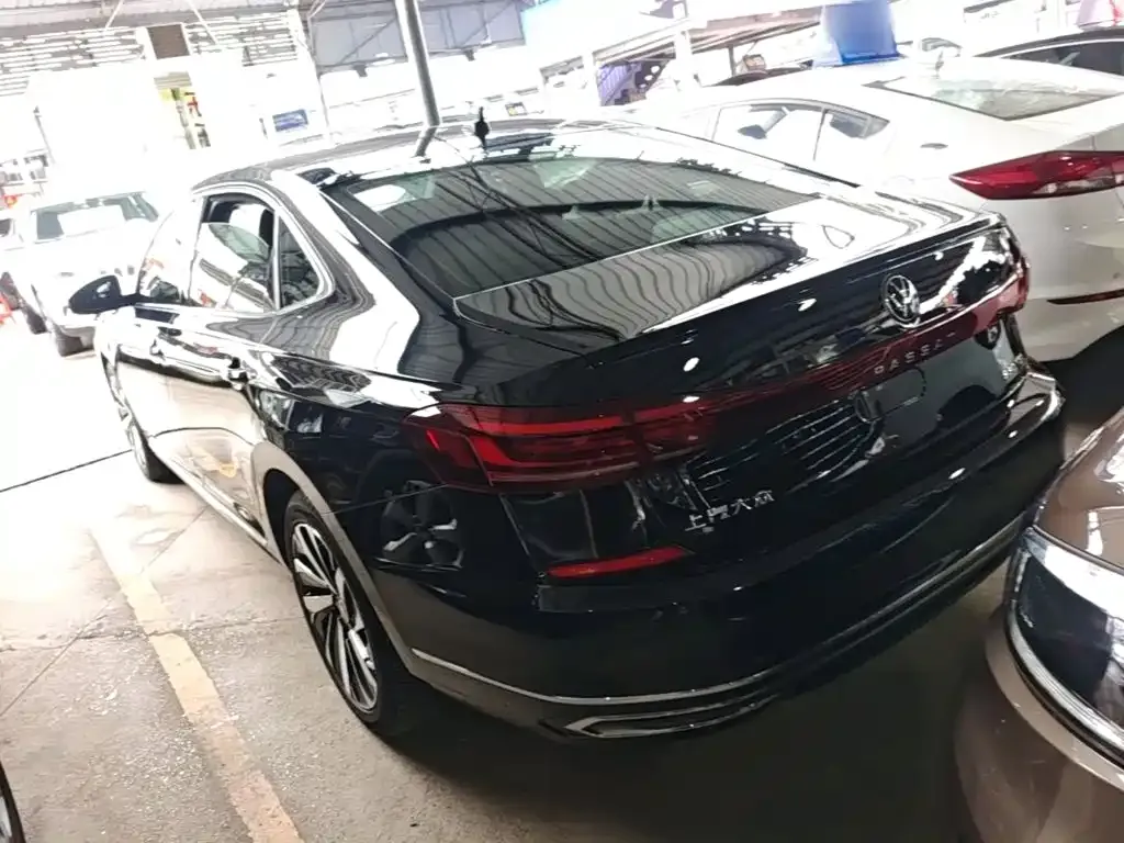 Volkswagen Passat — фото 6