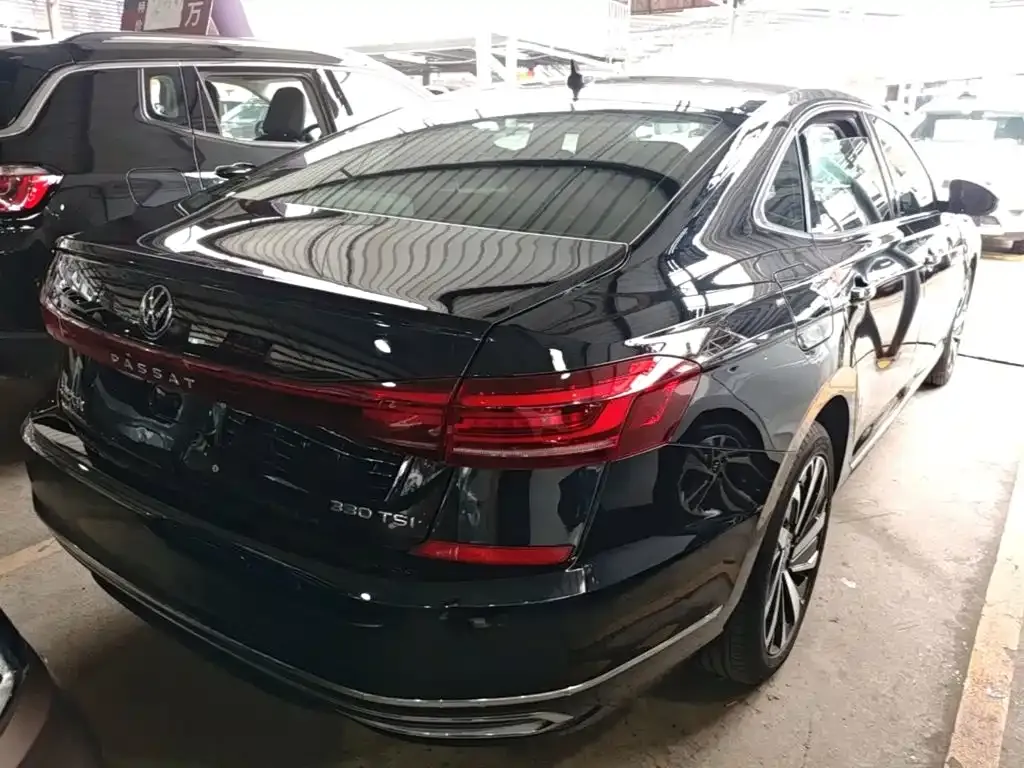 Volkswagen Passat — фото 7