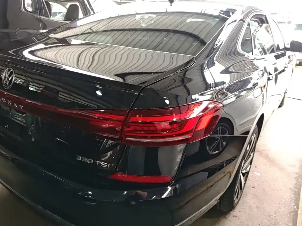 Volkswagen Passat — фото 4