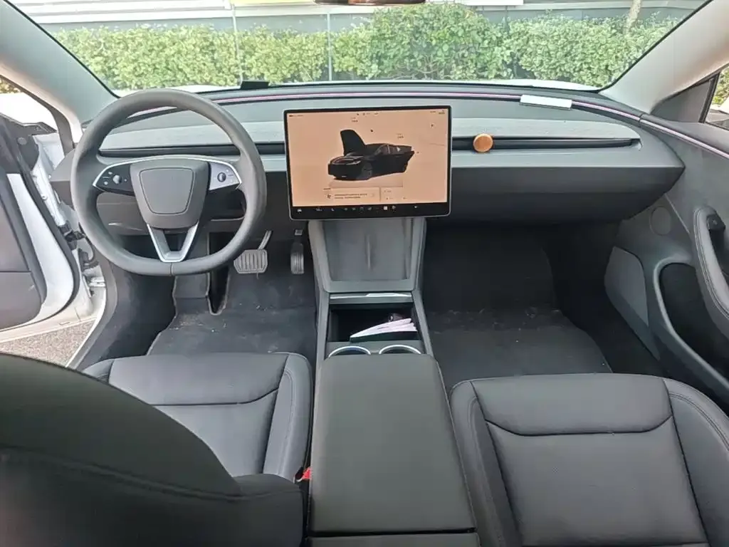 Tesla Model 3 — фото 9