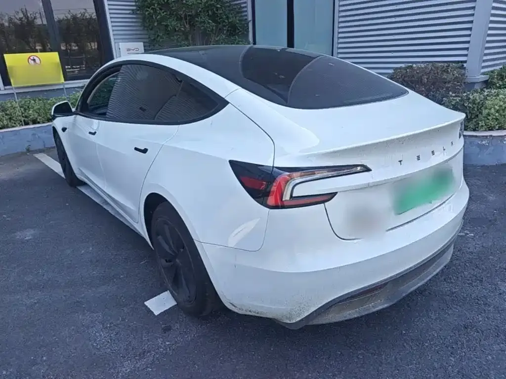 Tesla Model 3 — фото 6