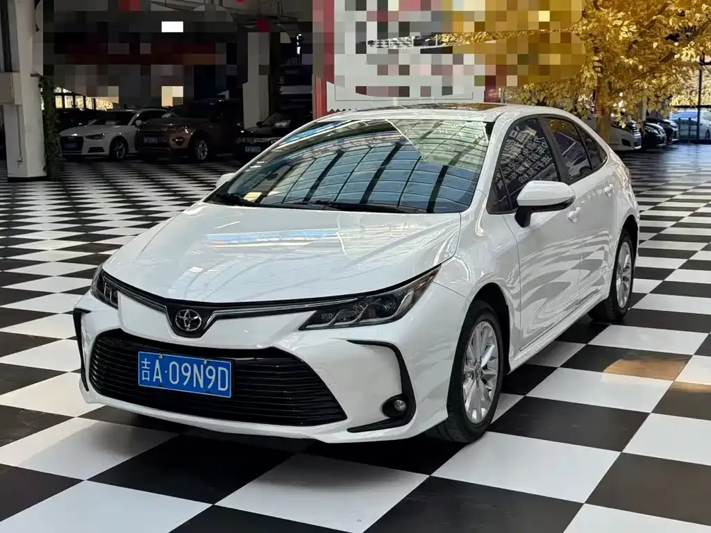 Toyota Corolla — фото 1