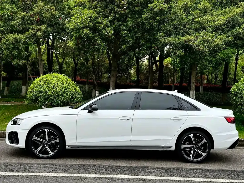 Audi A4L — фото 10