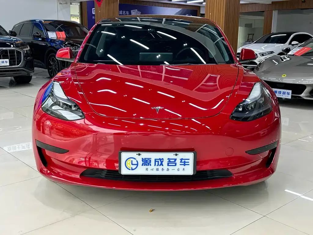 Tesla Model 3 — фото 10