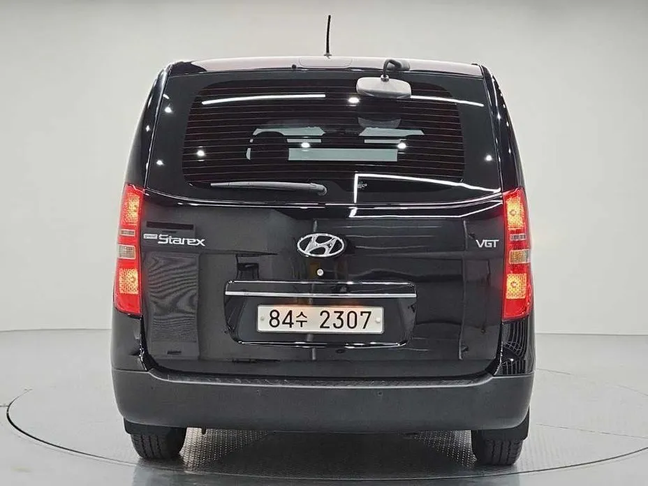 Hyundai Starex — фото 2