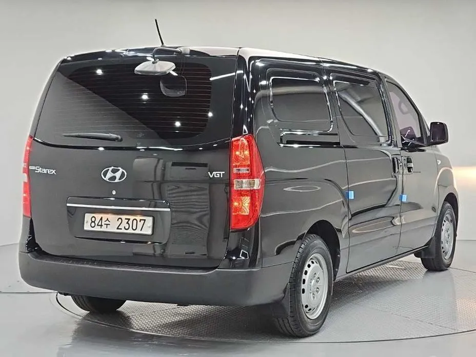 Hyundai Starex — фото 4