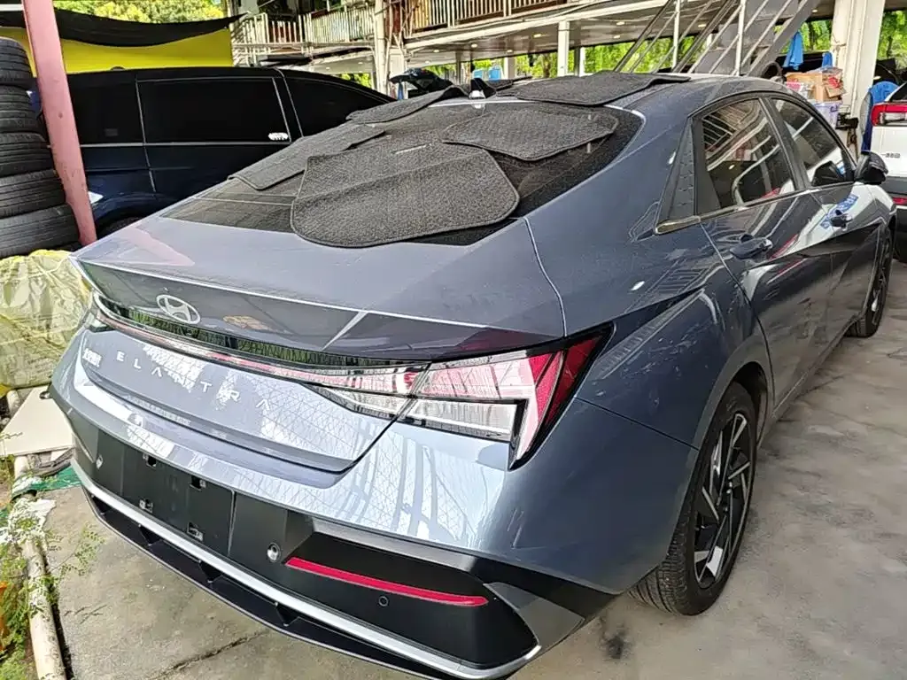 Hyundai Elantra — фото 9