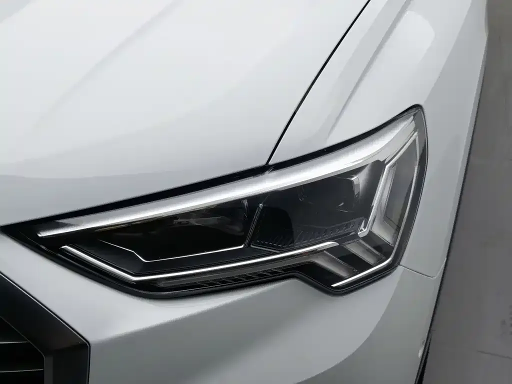 Audi Q3 — фото 10