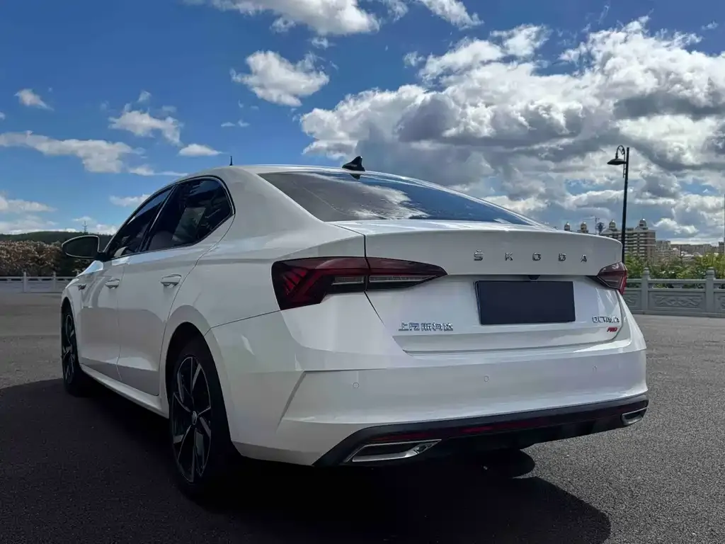 Skoda Octavia — фото 10