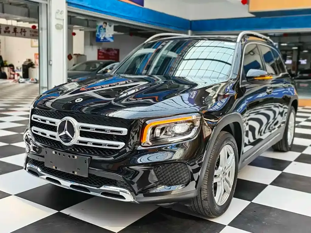 Mercedes-Benz GLB — фото 1