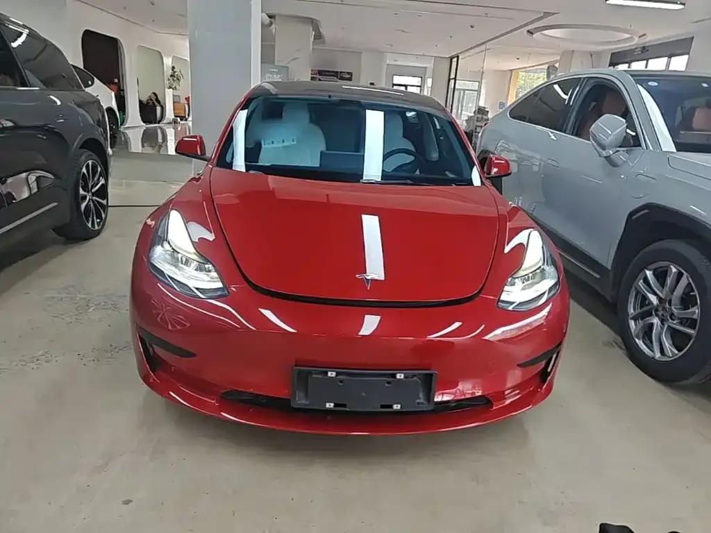 Tesla Model 3 — фото 2