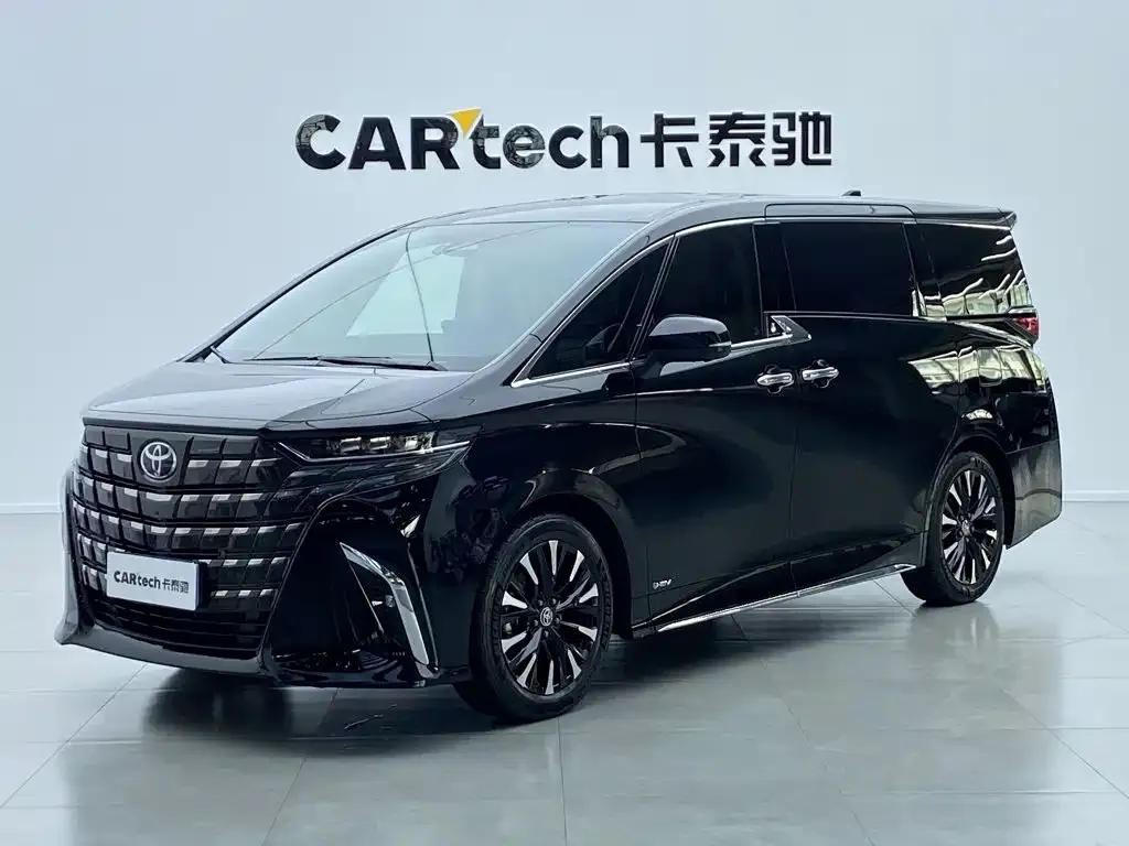 Toyota Alphard — фото 1