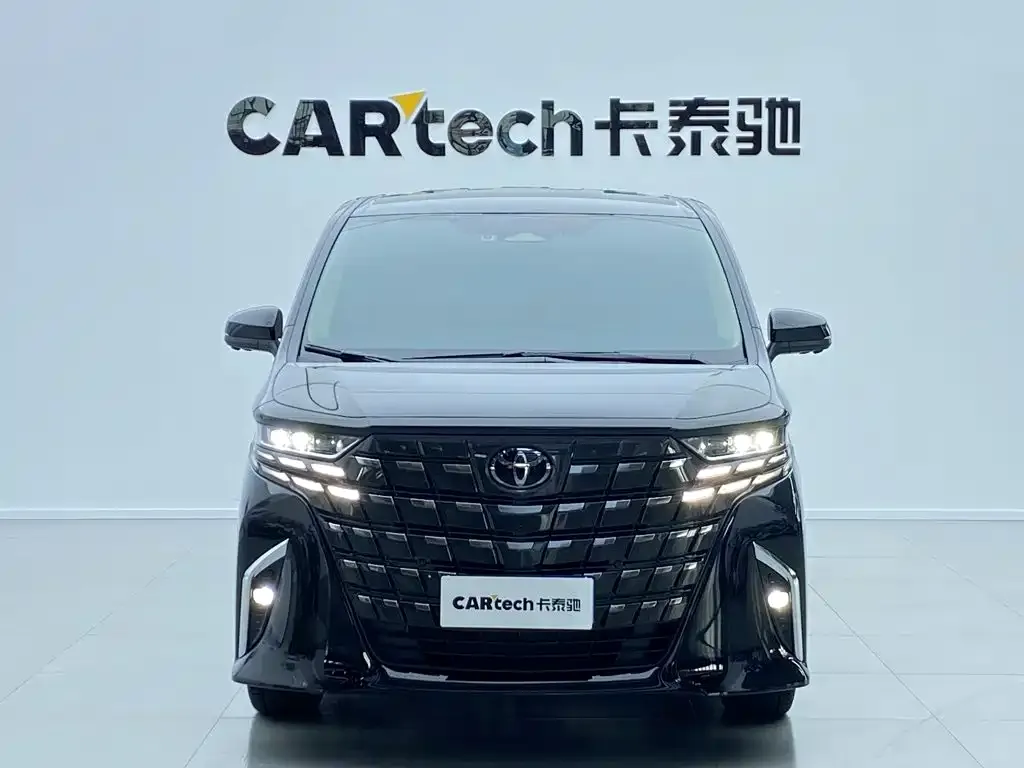 Toyota Alphard — фото 10
