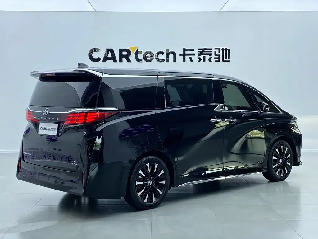 Toyota Alphard — фото 7